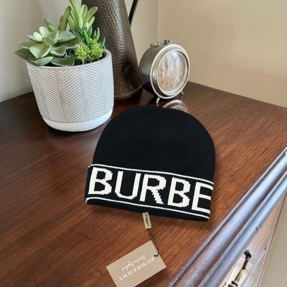 New burberry tan beanie - Picture 1 of 2